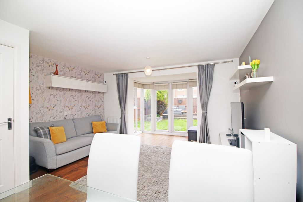 Property photo 3 of 17