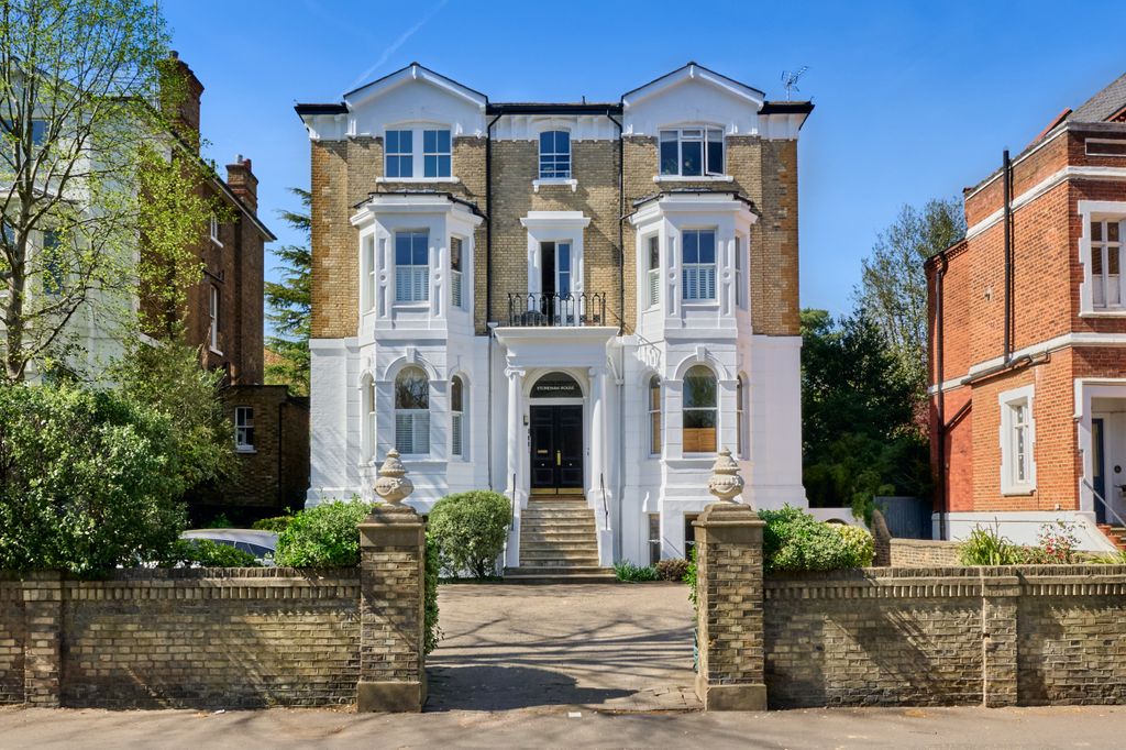 Property photo 1 of 12