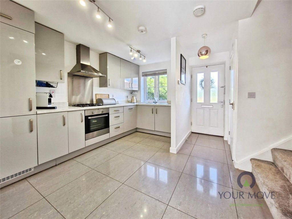 Property photo 2 of 17 Kitchen