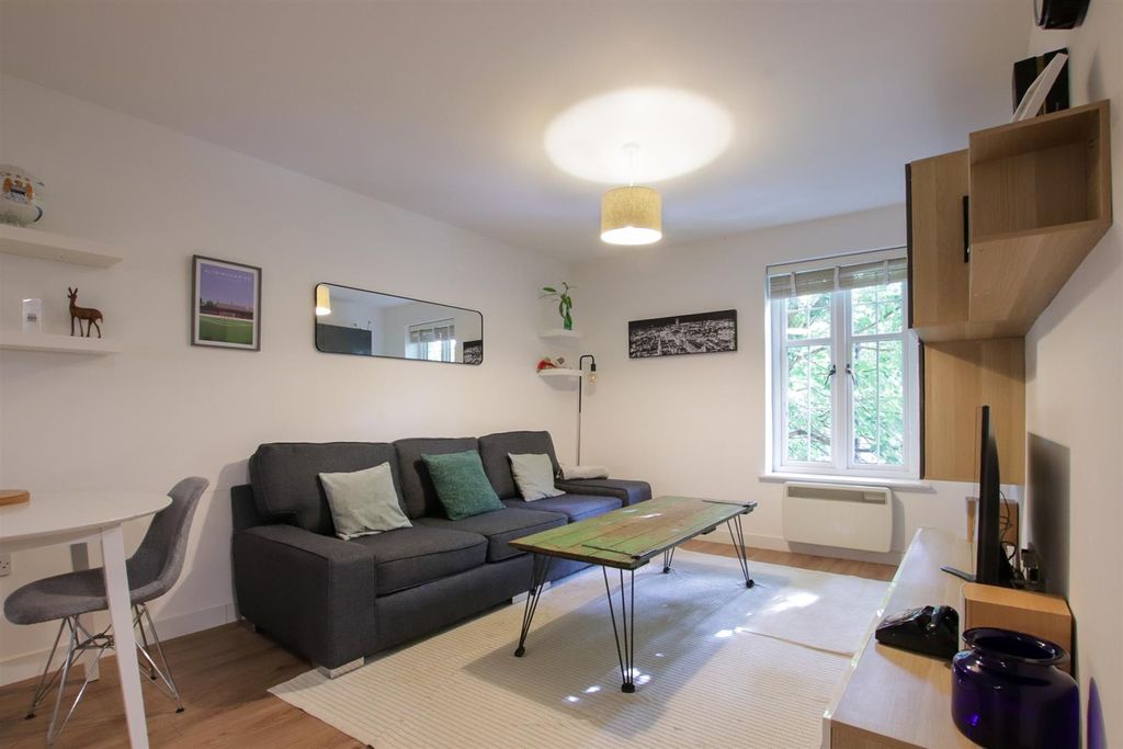 Property photo 2 of 9