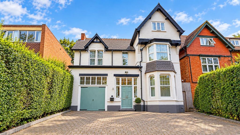 Property photo 1 of 33 Elegant Edwardian House With Mint Details.Png