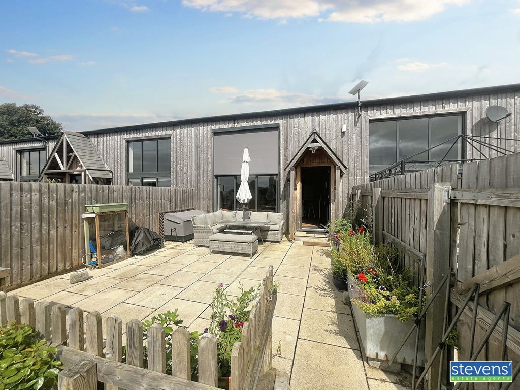 Property photo 1 of 20 Image00008