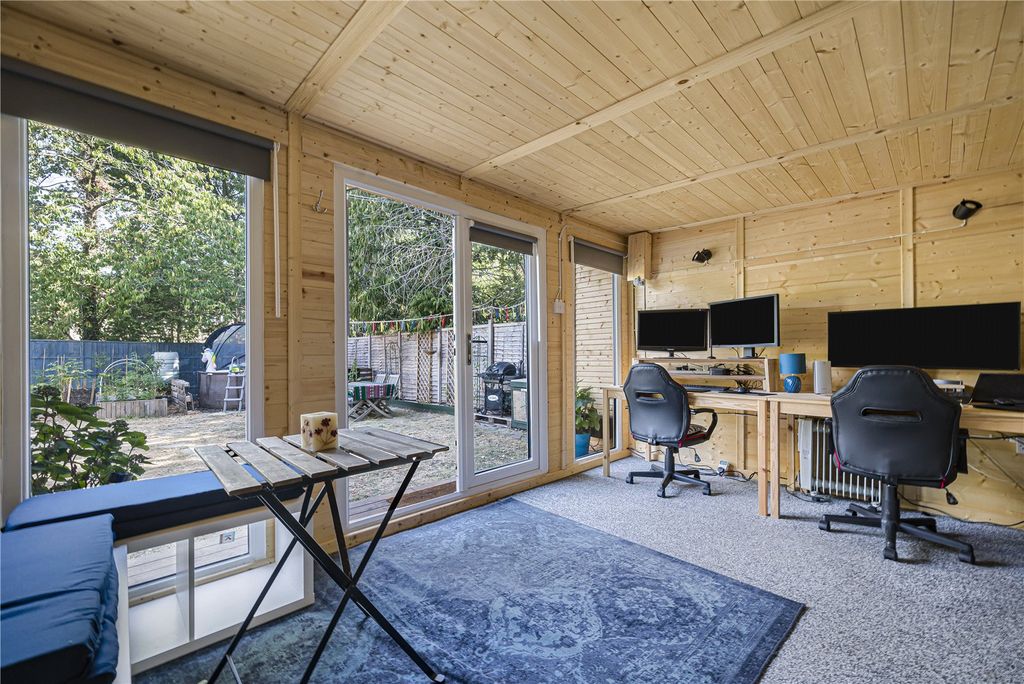 Property photo 2 of 14 Garden Office