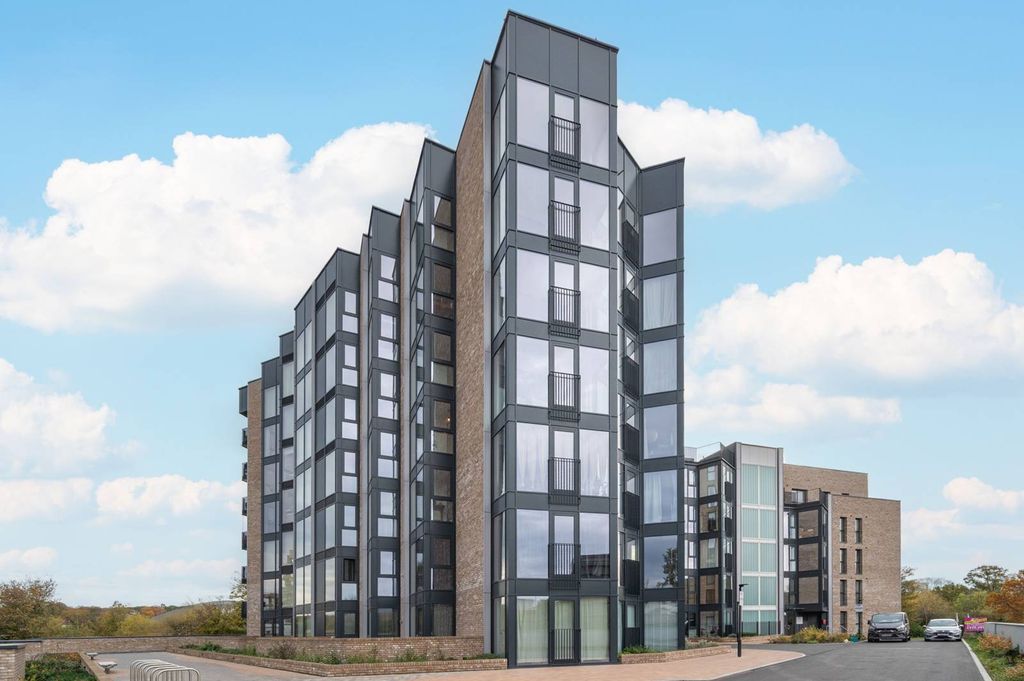 Property photo 2 of 26