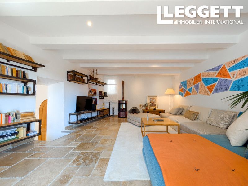 Property photo 3 of 10