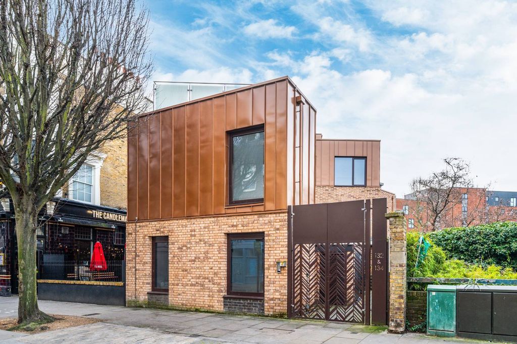 Property photo 2 of 10