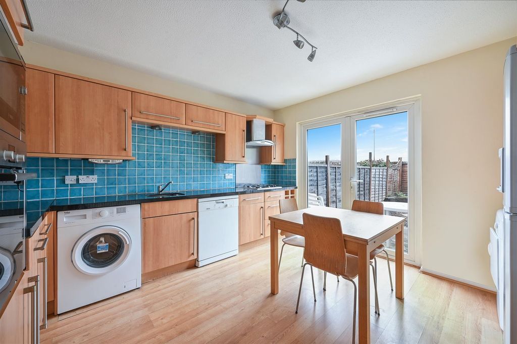 Property photo 2 of 9