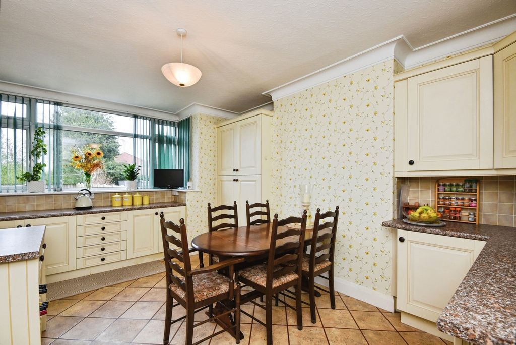 Property photo 3 of 20 Pbox-Img.Jpg