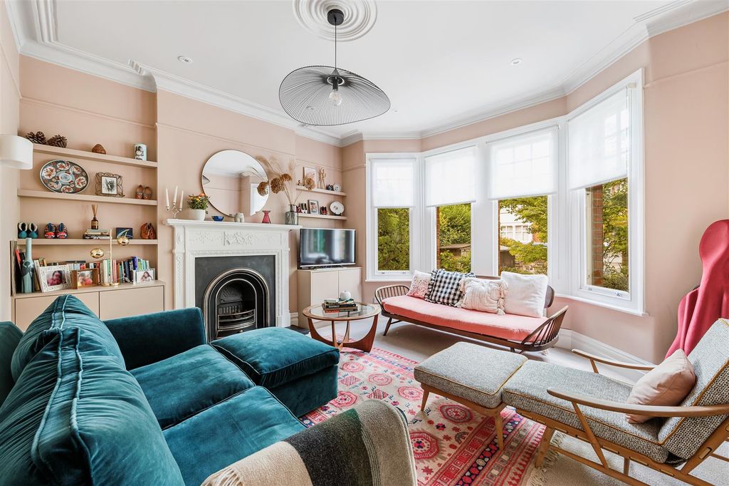 Property photo 3 of 23 58 Elers Road-3.Jpg