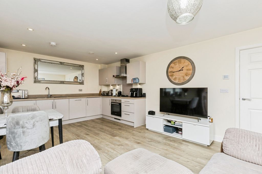 Property photo 3 of 13 Pbox-Img.Jpg