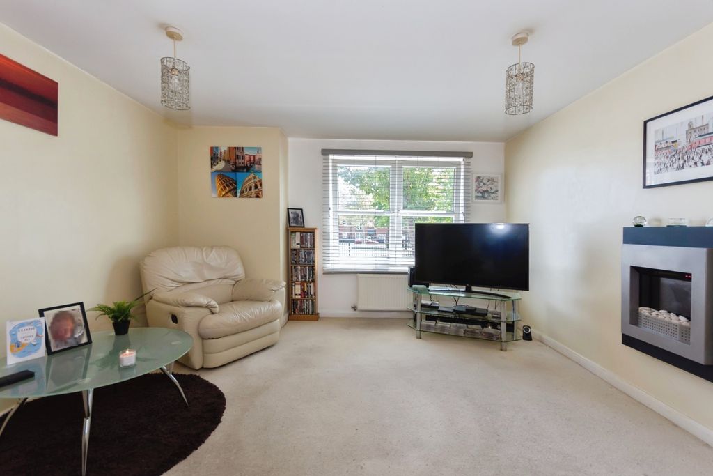 Property photo 3 of 15 Pbox-Img.Jpg