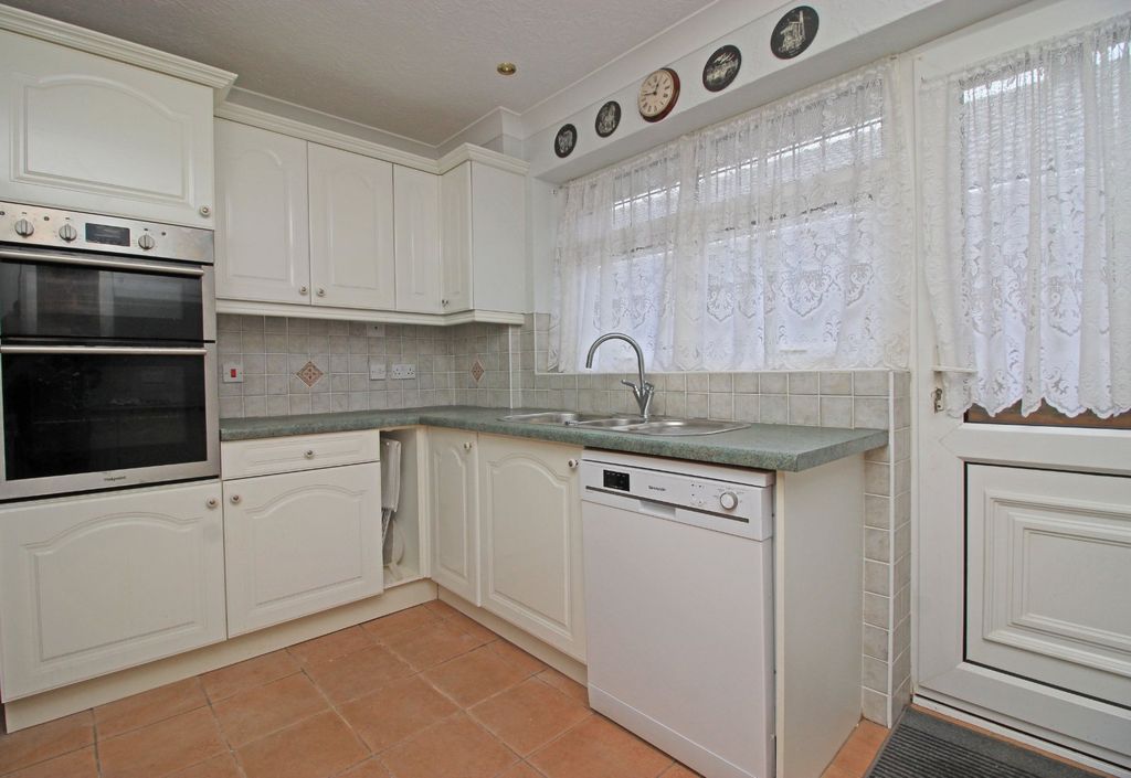 Property photo 3 of 8 Picture 3