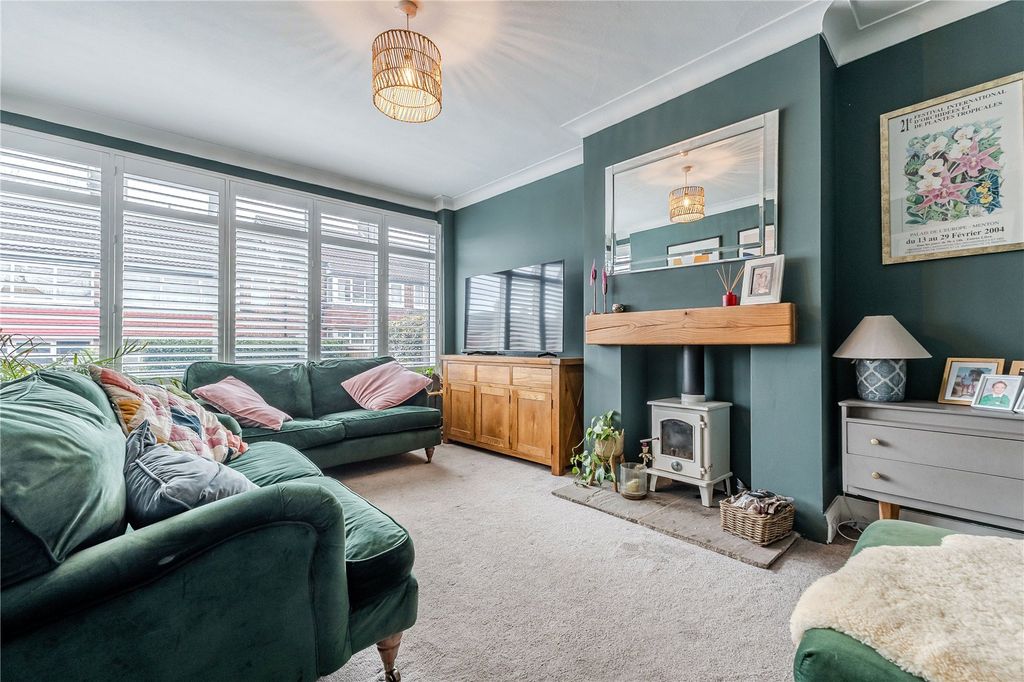 Property photo 2 of 13 Lounge