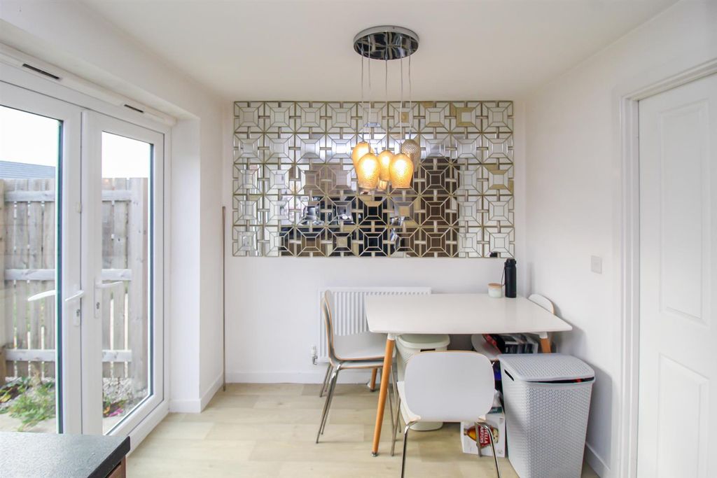 Property photo 3 of 8 Kitchen/Diner