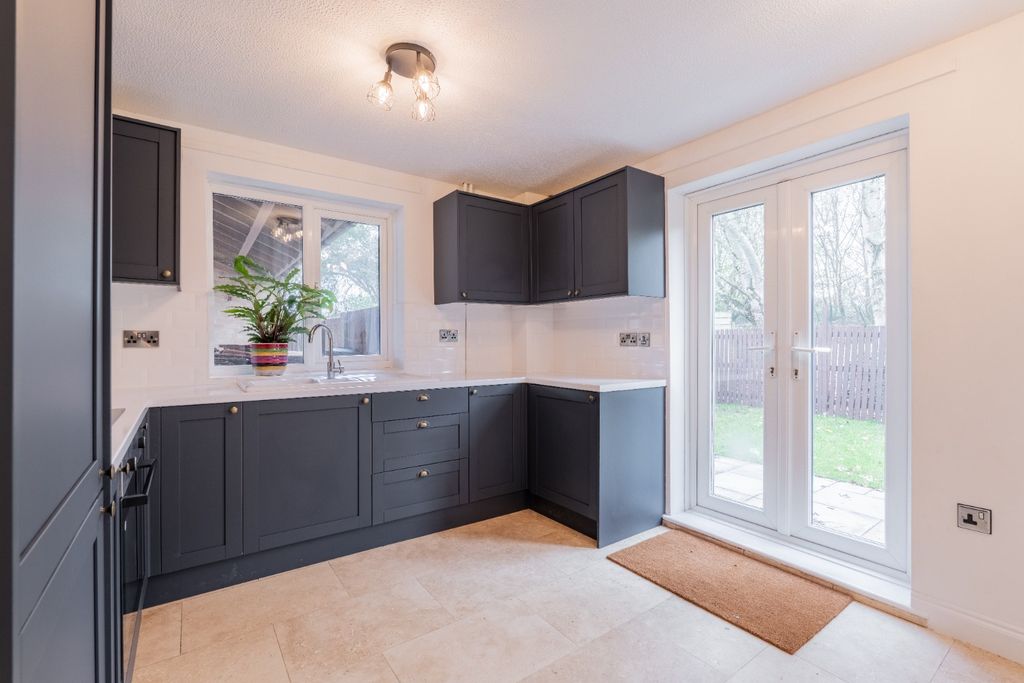 Property photo 2 of 22 4686642