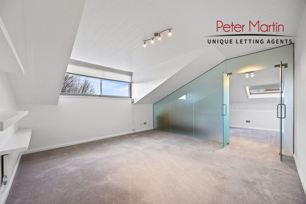 Property photo 2 of 5 Photo 5