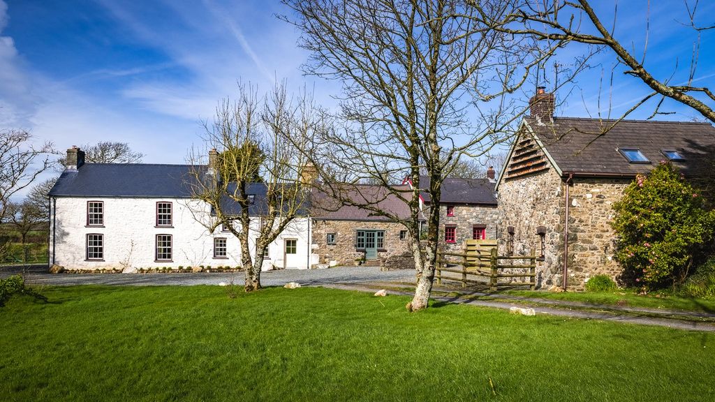 Property photo 1 of 50