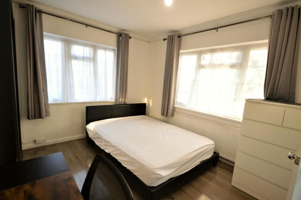 Property photo 3 of 5 Double Bed