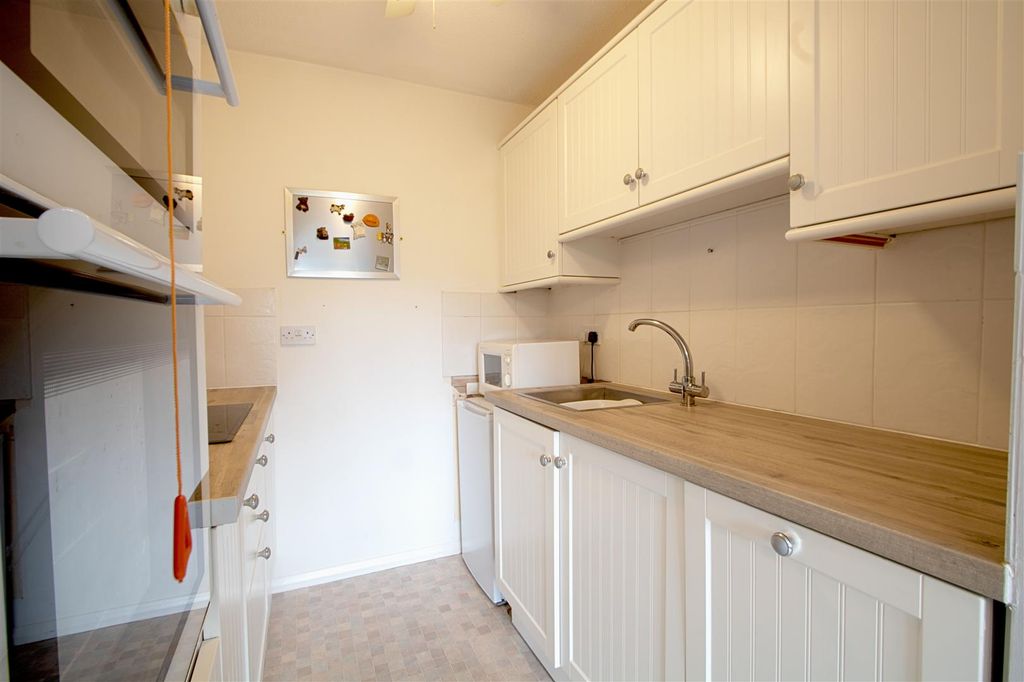 Property photo 3 of 12 Kitch 2.Jpg