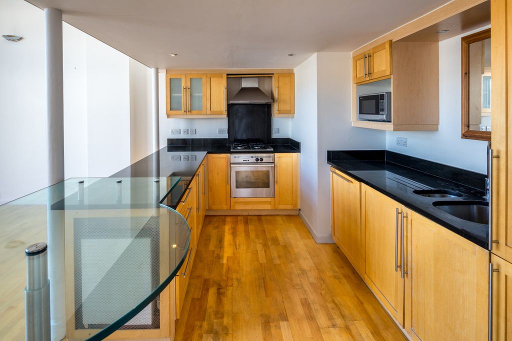 Property photo 3 of 27