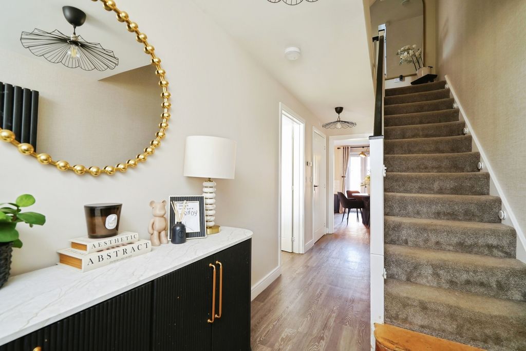 Property photo 2 of 16 Pbox-Img.Jpg