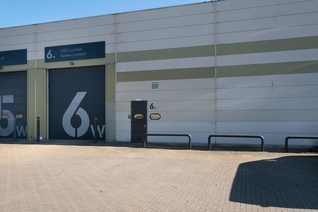 Property photo 3 of 17 Loading