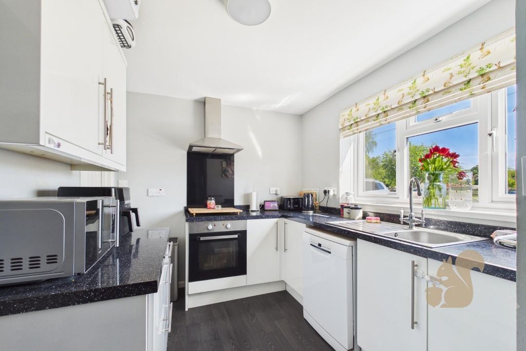 Property photo 3 of 13 Kitchen
