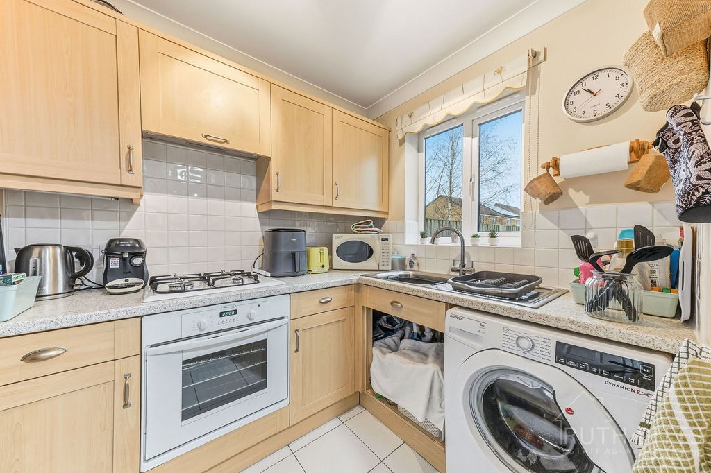 Property photo 3 of 23