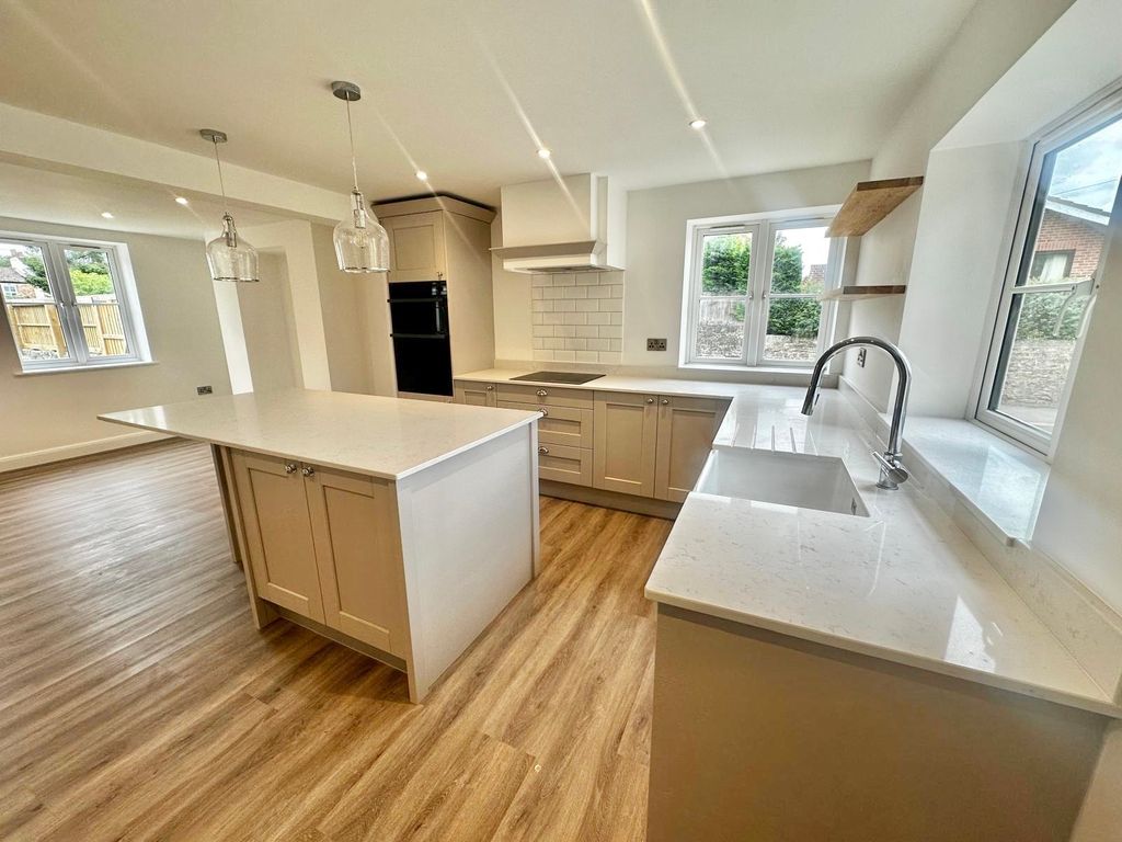 Property photo 2 of 23 Kitchen