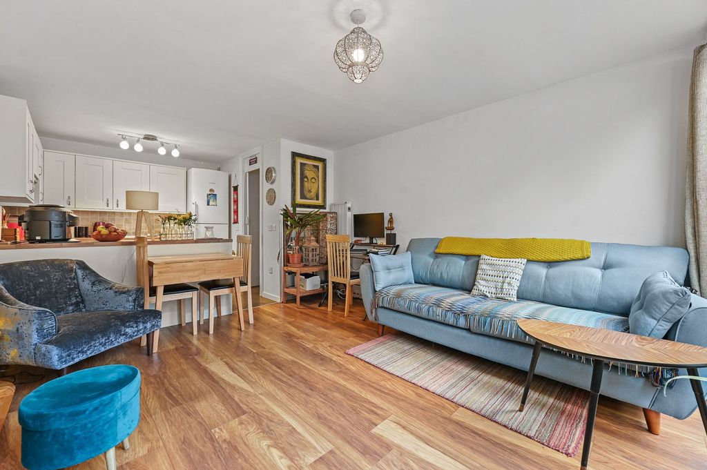 Property photo 2 of 8