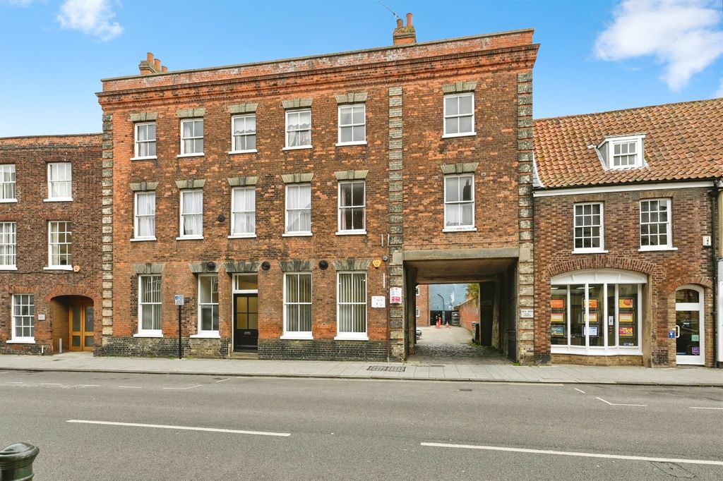 Property photo 1 of 14