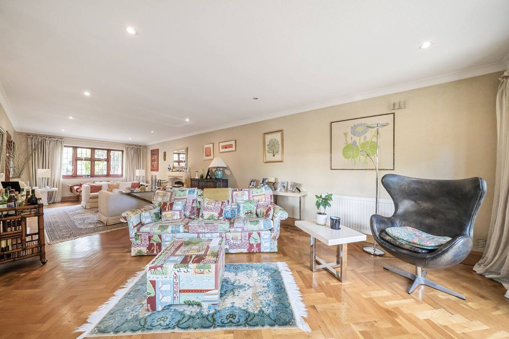 Property photo 1 of 21