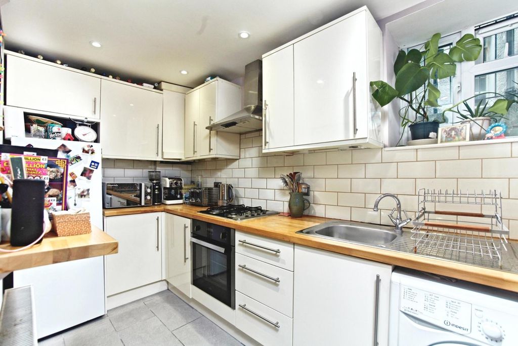 Property photo 2 of 15 Pbox-Img.Jpg