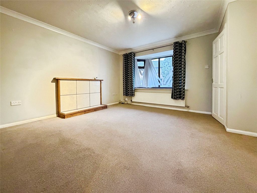 Property photo 2 of 14 Lounge