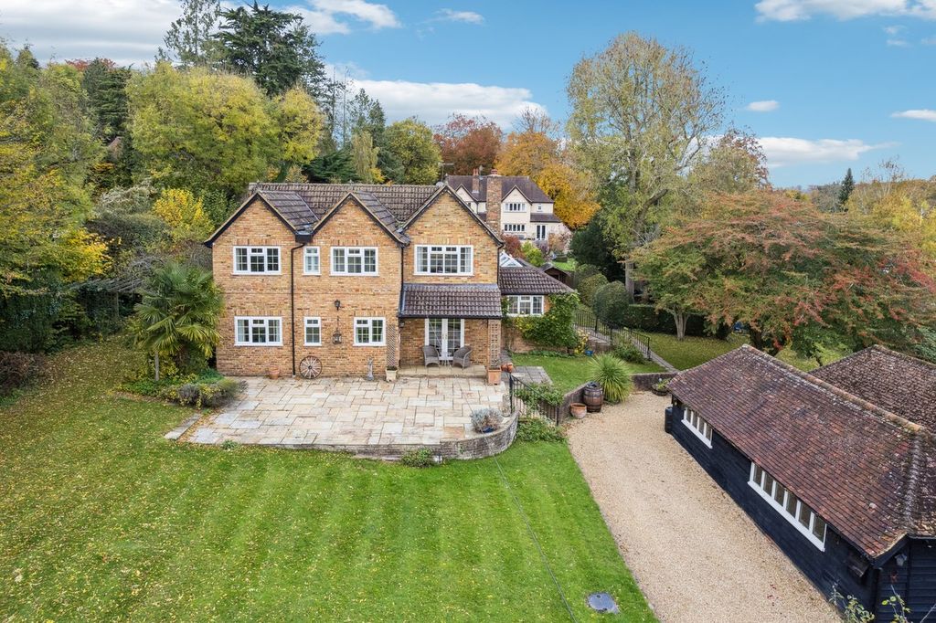 Property photo 1 of 52