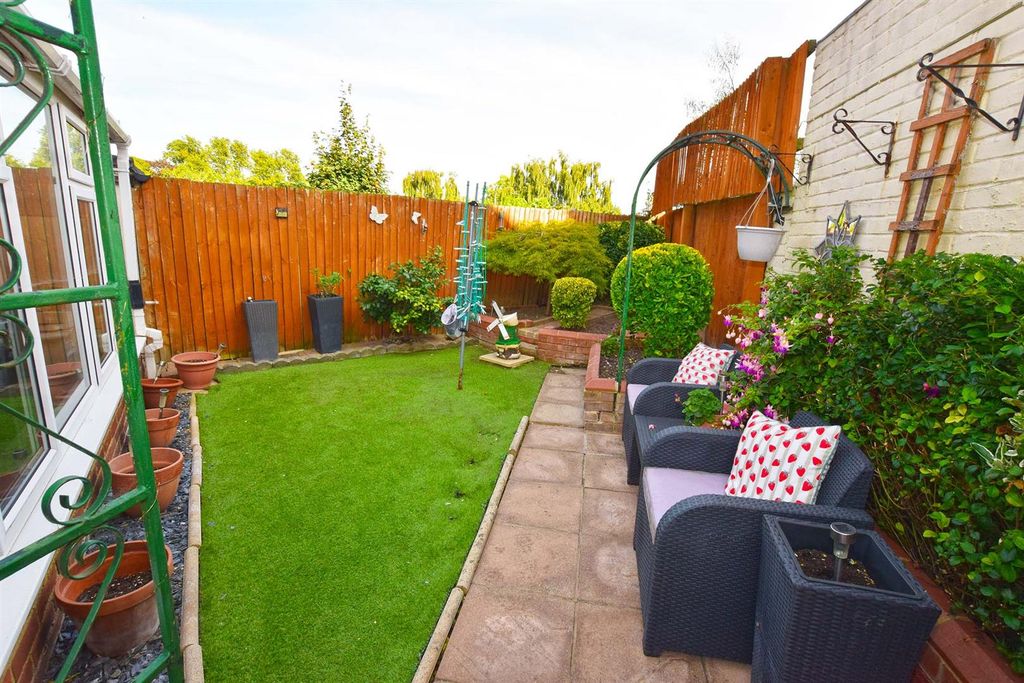 Property photo 3 of 17 Garden