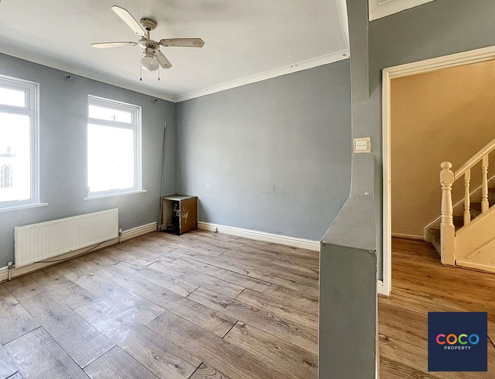 Property photo 3 of 10 Sitting Room