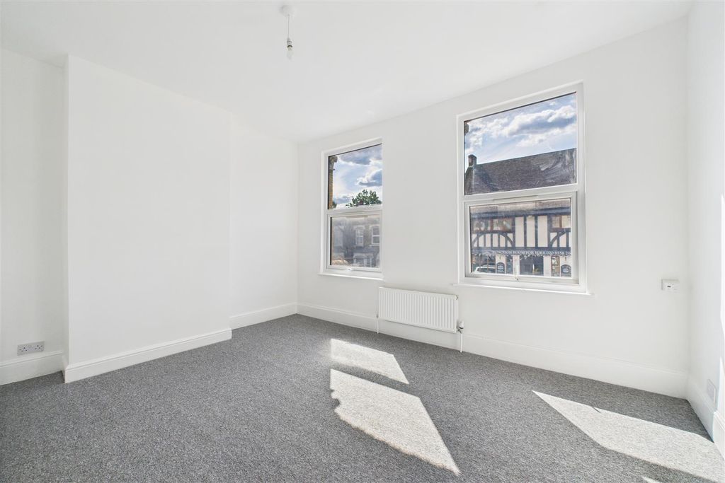 Property photo 2 of 14 Cam01799G0-Pr0146-Still005.Jpg