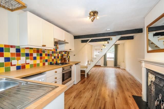 Property photo 3 of 10 Kitchen Onto Recepti