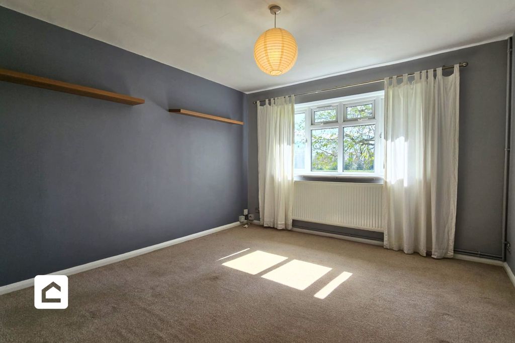 Property photo 3 of 11 2