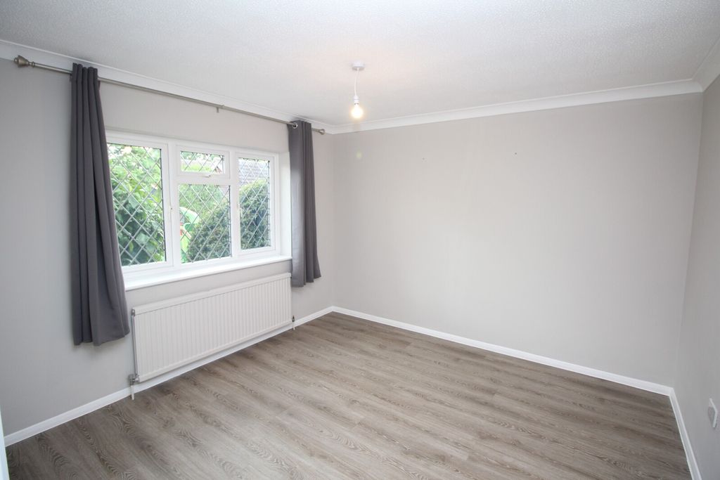 Property photo 3 of 16 Dining Room