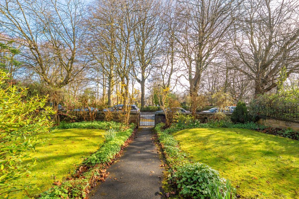 Property photo 3 of 27