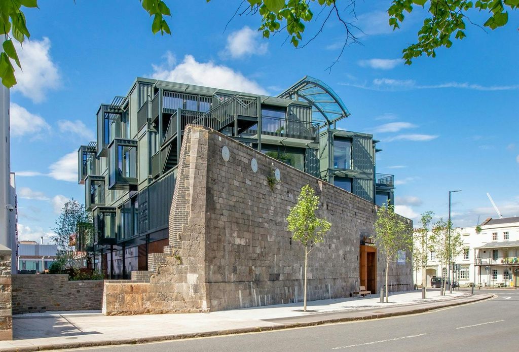 Property photo 2 of 24 Cargo.Jpg