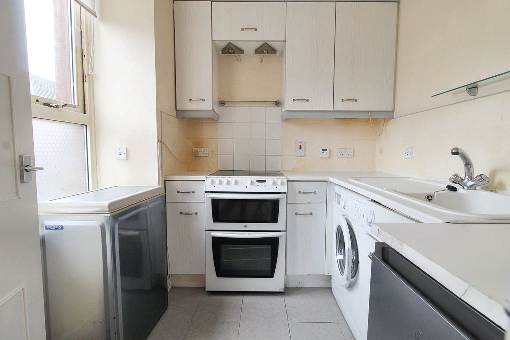Property photo 3 of 11 Picture No. 08