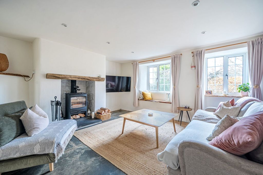 Property photo 3 of 19