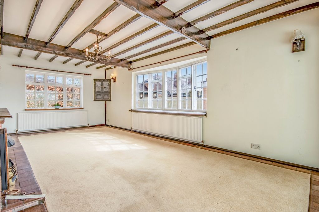 Property photo 2 of 26 Spinney-01