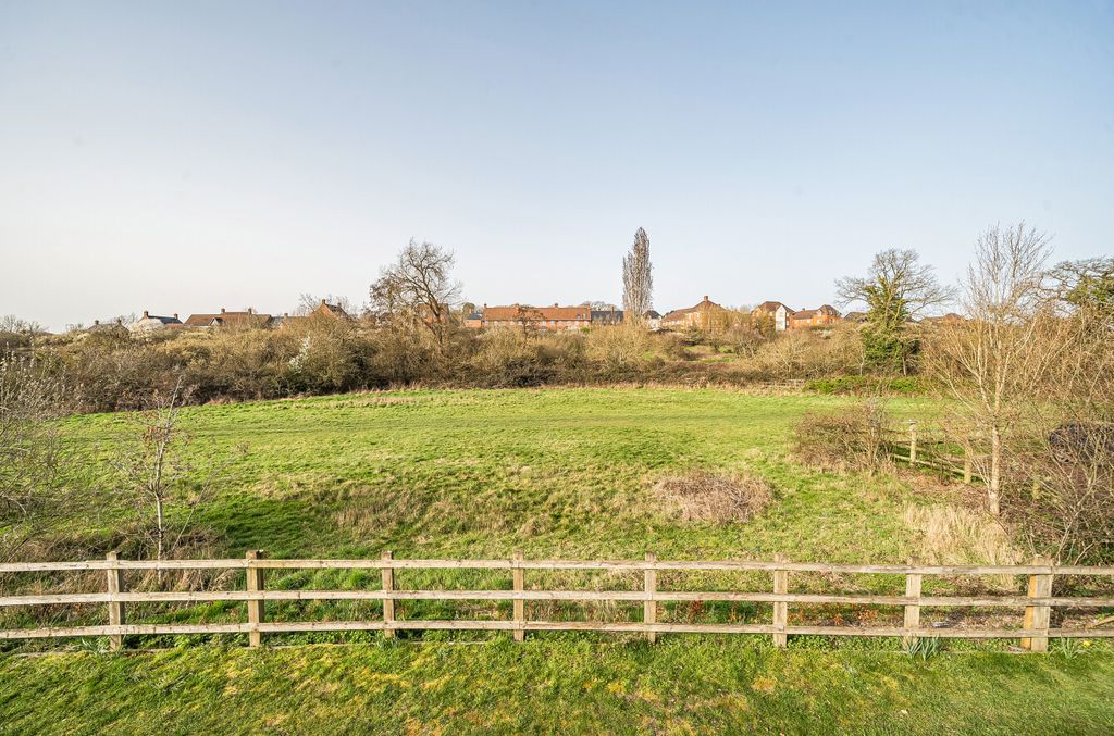 Property photo 3 of 35 1421851-1-69A99B1...