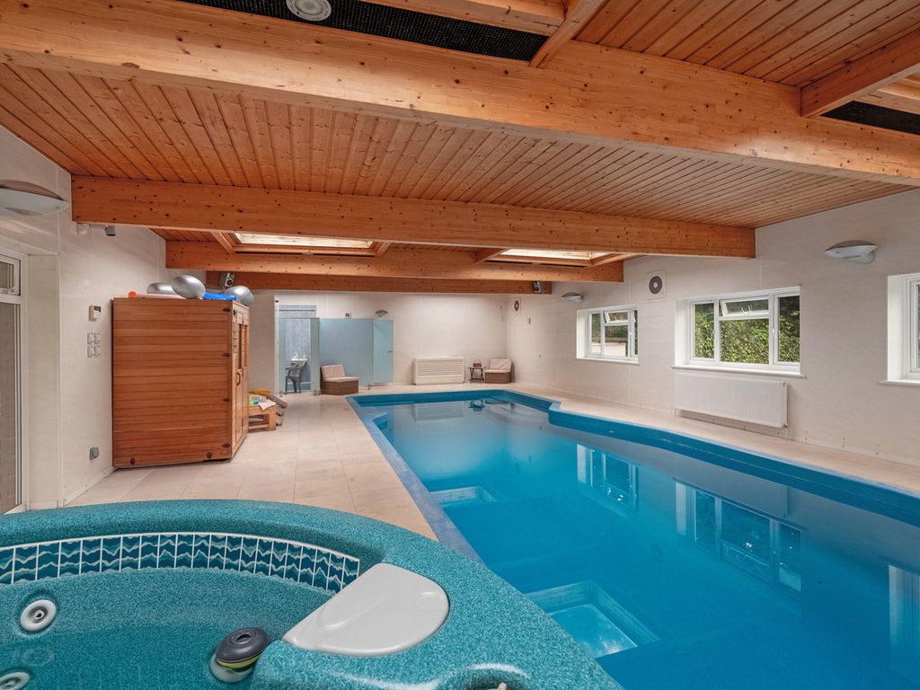 Property photo 3 of 27