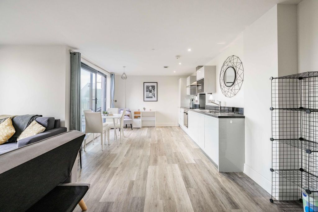 Property photo 2 of 7 Image