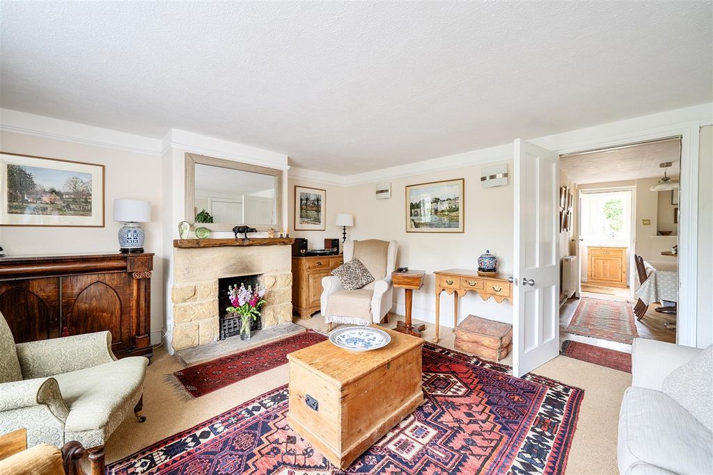 Property photo 2 of 20 Sitting Room
